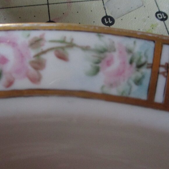 Antique 12 in. Oval  Serving Platter, hand painted with roses, signed FC Smith, - Picture 3 of 7